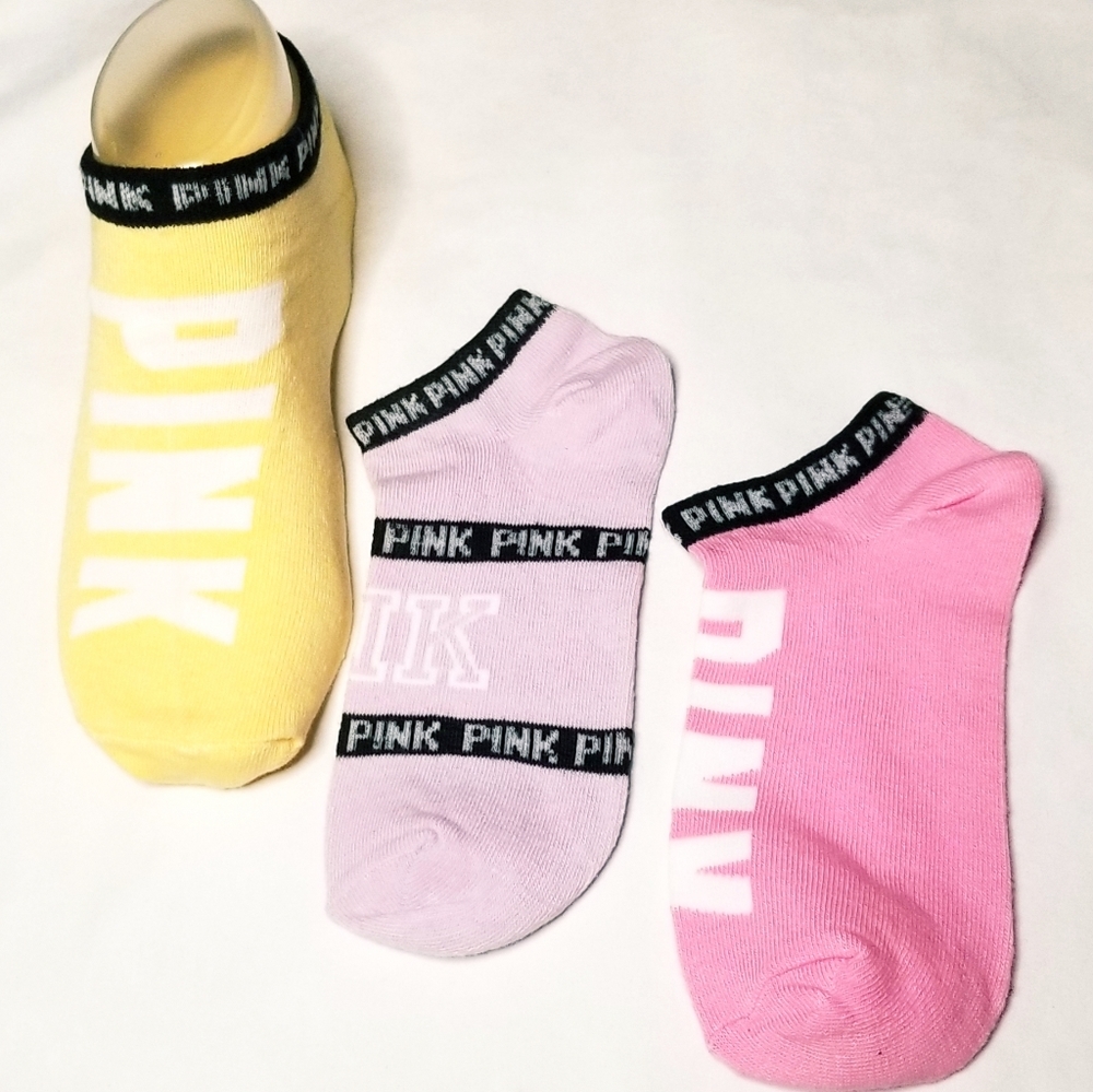 3 pair pink of low cut sock.